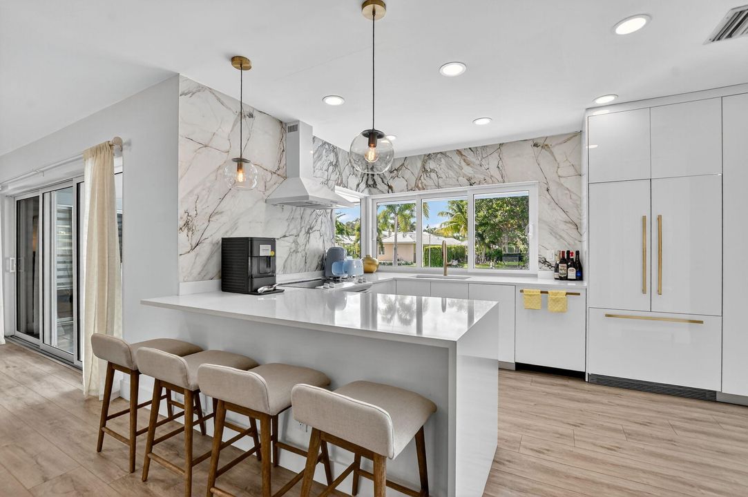 For Sale: $1,999,999 (3 beds, 2 baths, 1965 Square Feet)