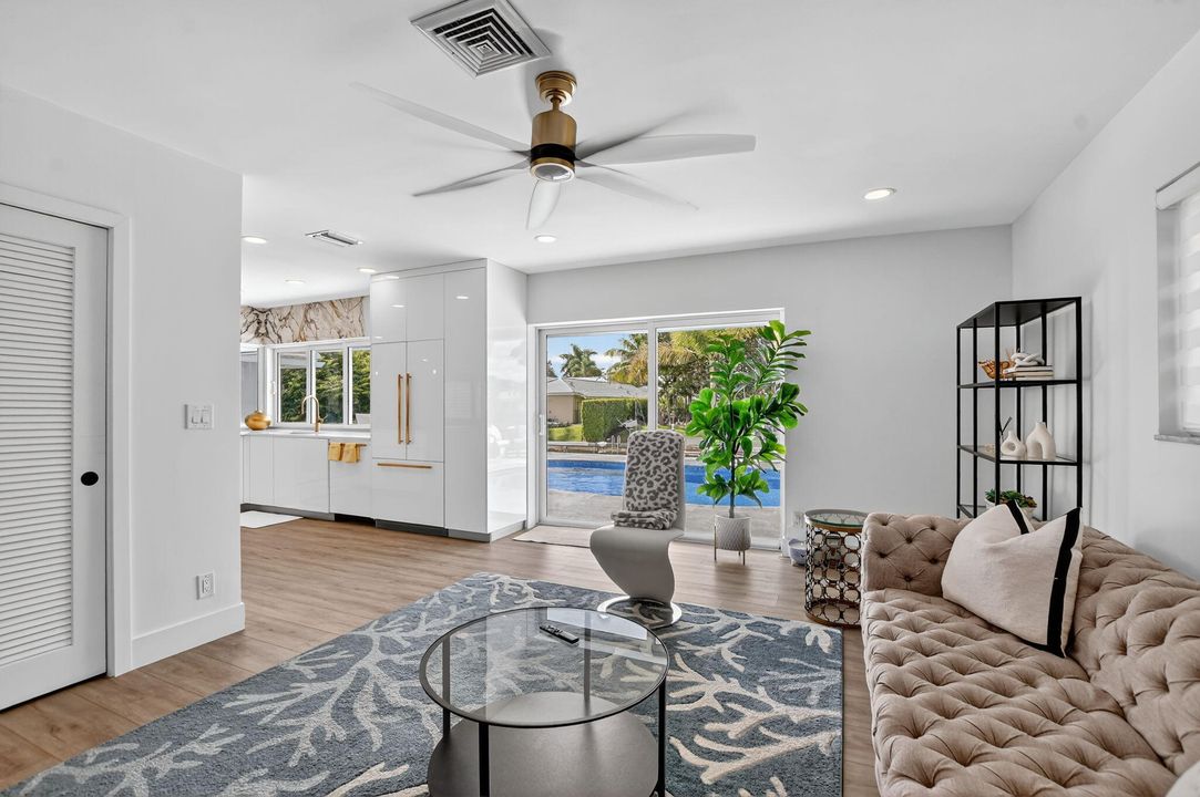 For Sale: $1,999,999 (3 beds, 2 baths, 1965 Square Feet)