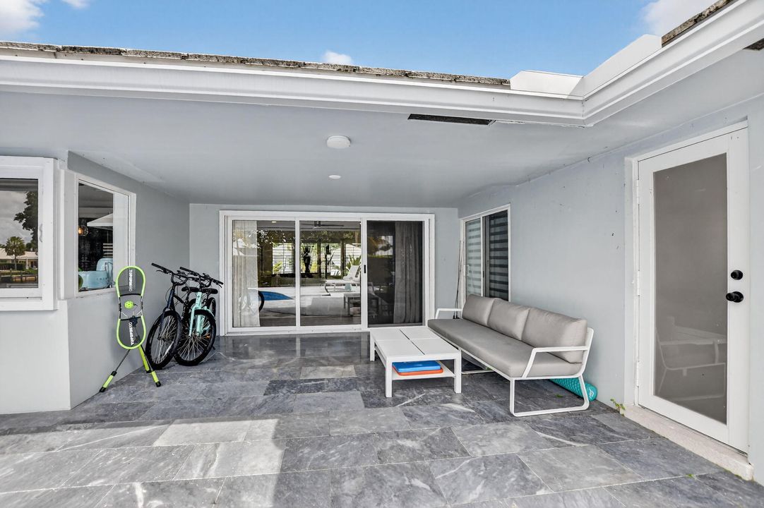 For Sale: $1,999,999 (3 beds, 2 baths, 1965 Square Feet)