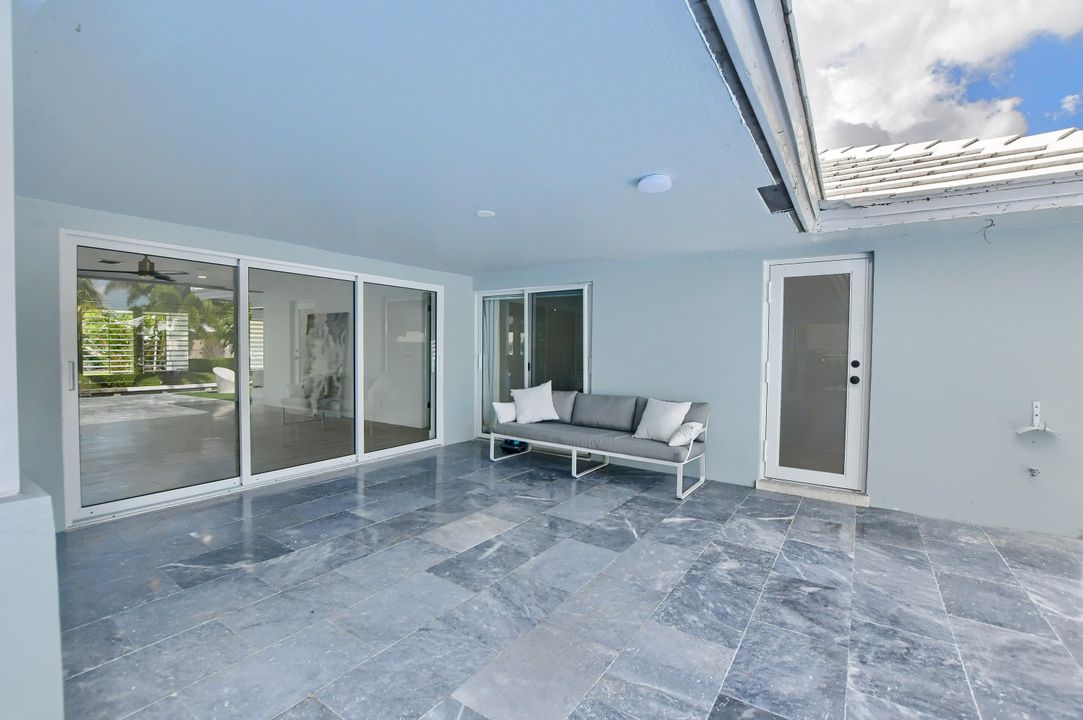 For Sale: $1,999,999 (3 beds, 2 baths, 1965 Square Feet)