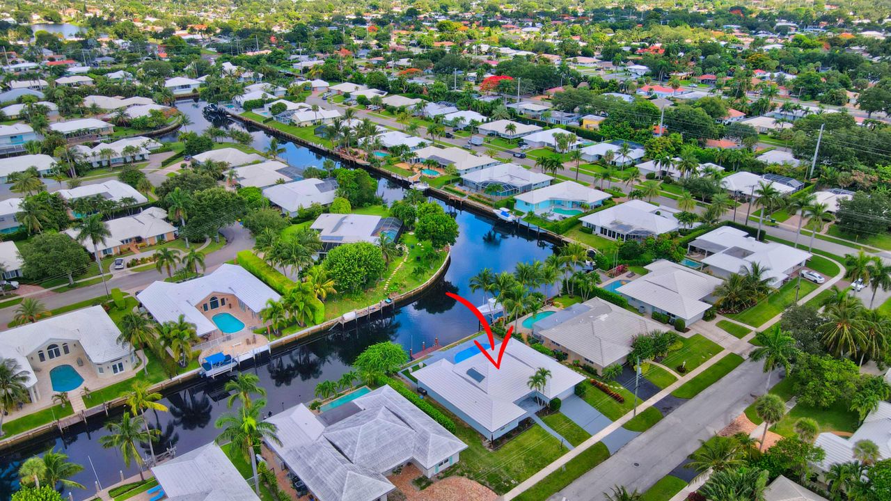 For Sale: $1,999,999 (3 beds, 2 baths, 1965 Square Feet)