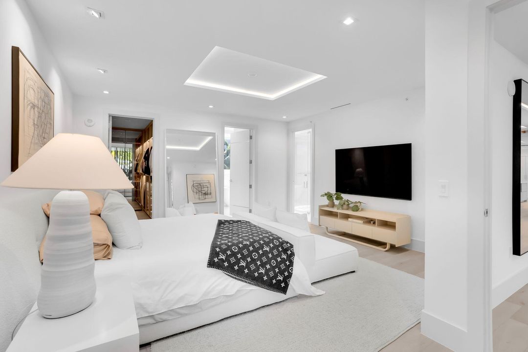 For Sale: $6,950,000 (4 beds, 4 baths, 3830 Square Feet)