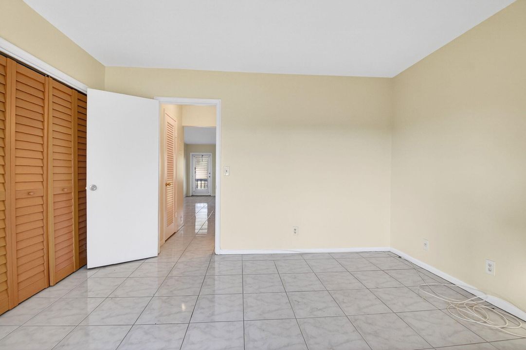 For Sale: $59,000 (1 beds, 1 baths, 570 Square Feet)