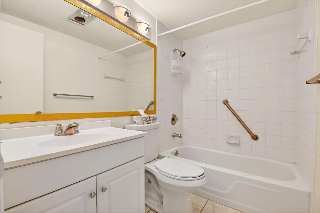 For Sale: $59,000 (1 beds, 1 baths, 570 Square Feet)