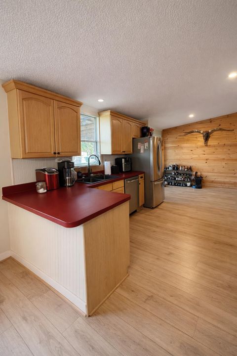 For Sale: $399,999 (3 beds, 2 baths, 1716 Square Feet)