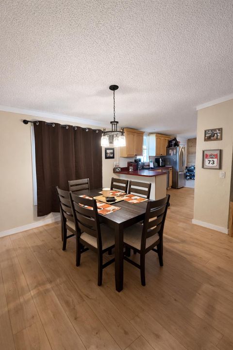 For Sale: $399,999 (3 beds, 2 baths, 1716 Square Feet)