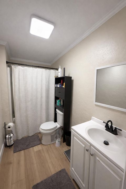 For Sale: $399,999 (3 beds, 2 baths, 1716 Square Feet)