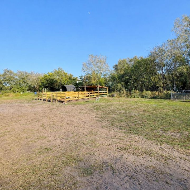 For Sale: $399,999 (3 beds, 2 baths, 1716 Square Feet)