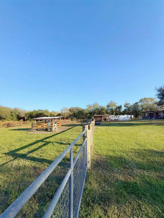 For Sale: $399,999 (3 beds, 2 baths, 1716 Square Feet)