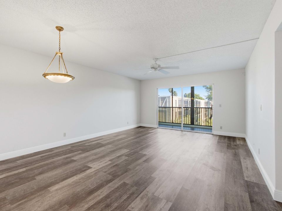 En Venta: $144,900 (2 camas, 2 baños, 1070 Pies cuadrados)