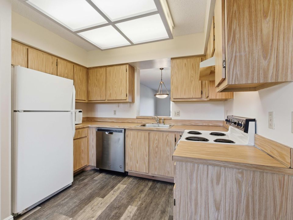 En Venta: $144,900 (2 camas, 2 baños, 1070 Pies cuadrados)