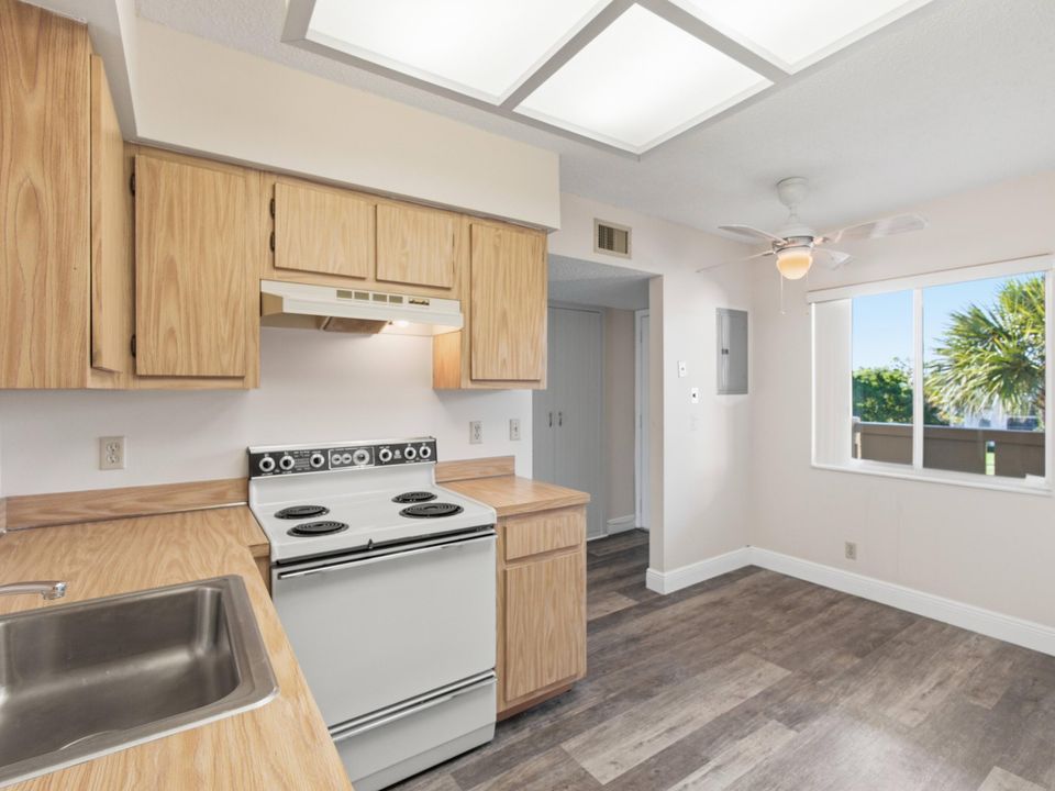 En Venta: $144,900 (2 camas, 2 baños, 1070 Pies cuadrados)