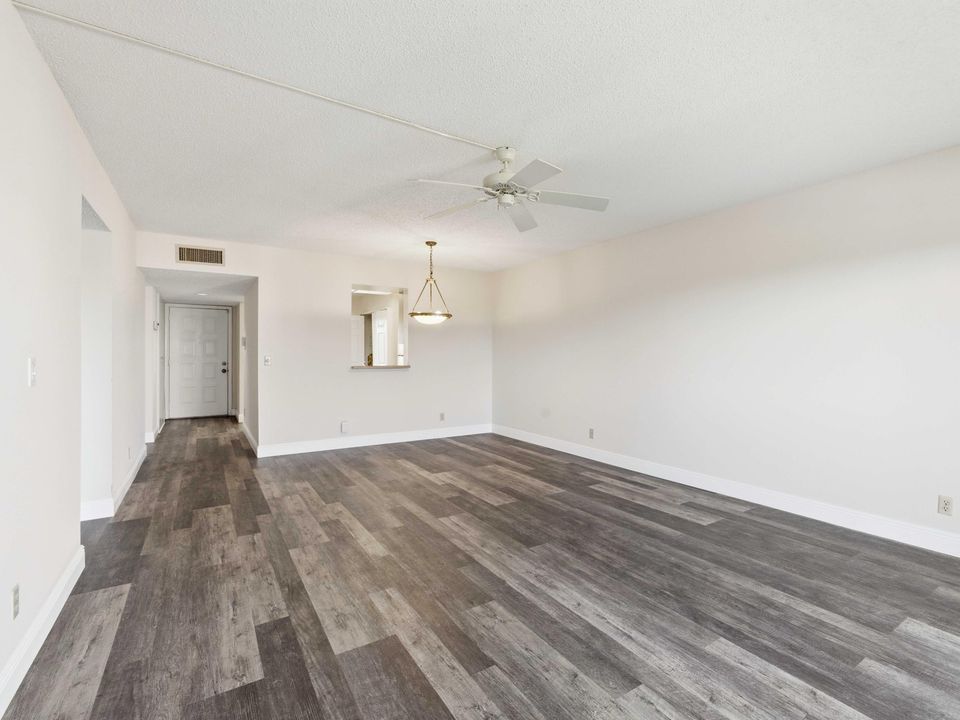 En Venta: $144,900 (2 camas, 2 baños, 1070 Pies cuadrados)