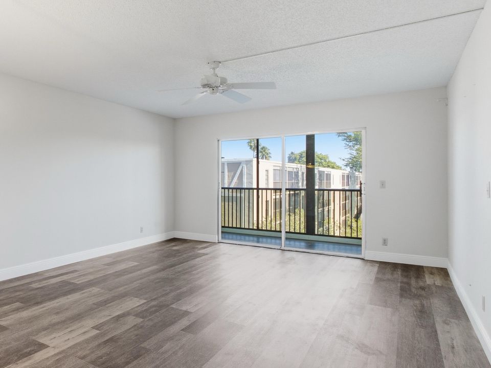 En Venta: $144,900 (2 camas, 2 baños, 1070 Pies cuadrados)