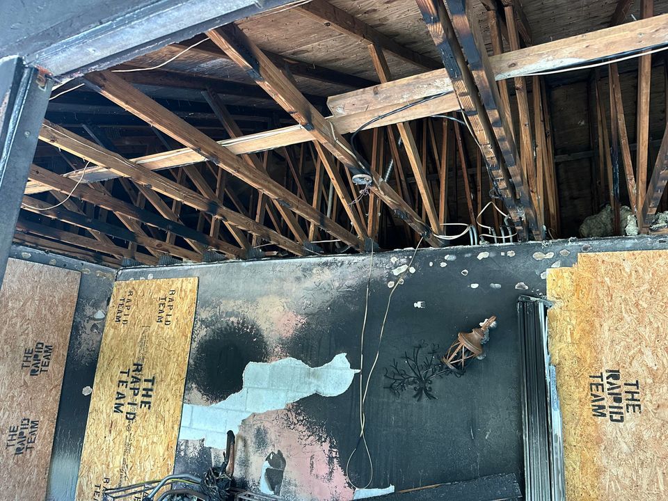 待售: $795,000 (4 贝兹, 2 浴室, 2477 平方英尺)