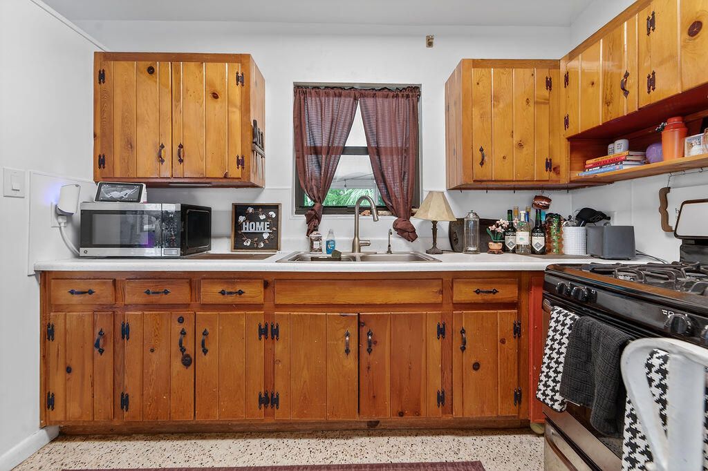 待售: $565,000 (3 贝兹, 2 浴室, 1687 平方英尺)