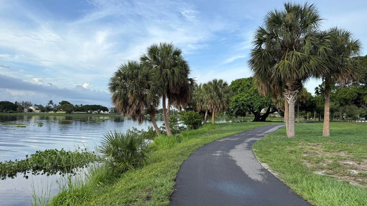 待售: $134,900 (2 贝兹, 2 浴室, 880 平方英尺)