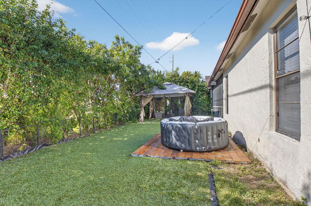 待售: $575,000 (3 贝兹, 2 浴室, 1550 平方英尺)