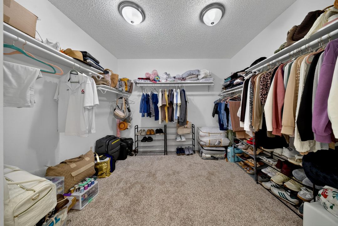 For Sale: $585,500 (4 beds, 2 baths, 2399 Square Feet)