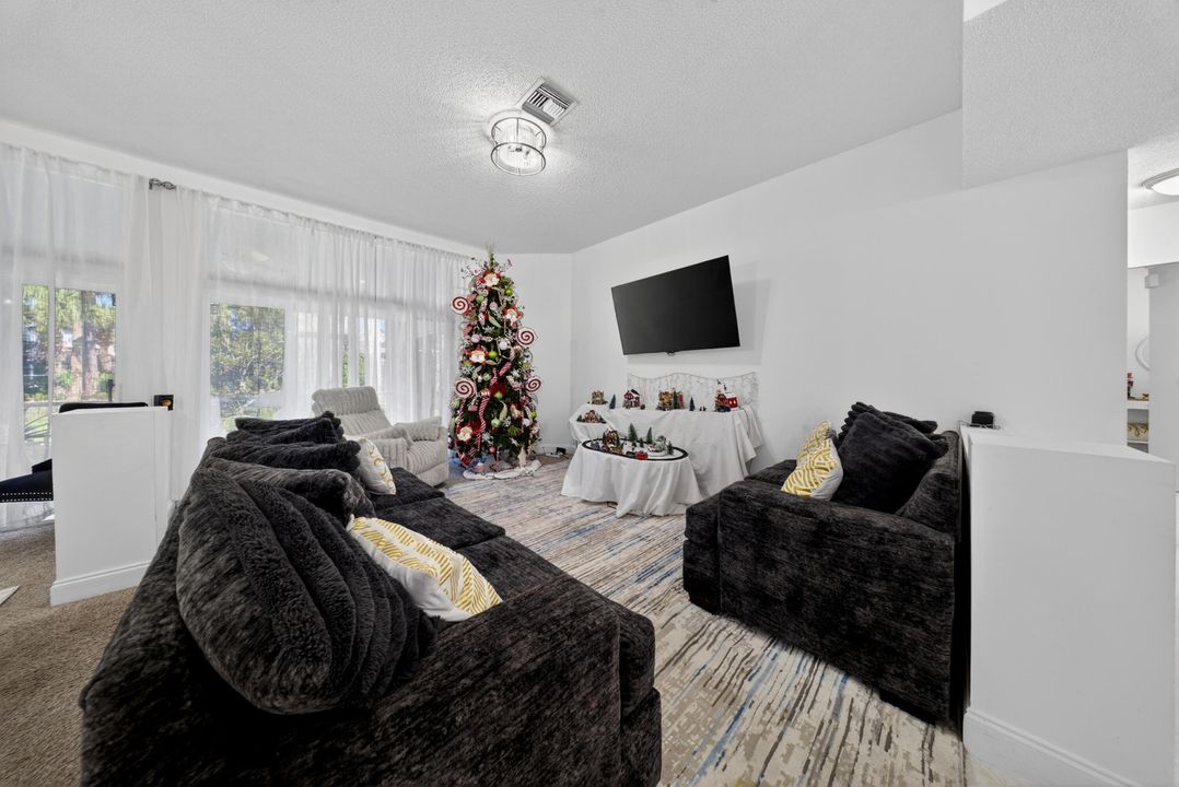 For Sale: $585,500 (4 beds, 2 baths, 2399 Square Feet)