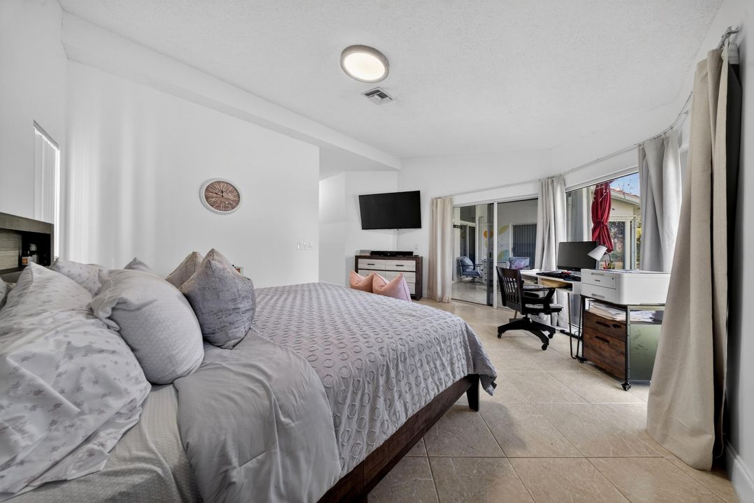 For Sale: $585,500 (4 beds, 2 baths, 2399 Square Feet)