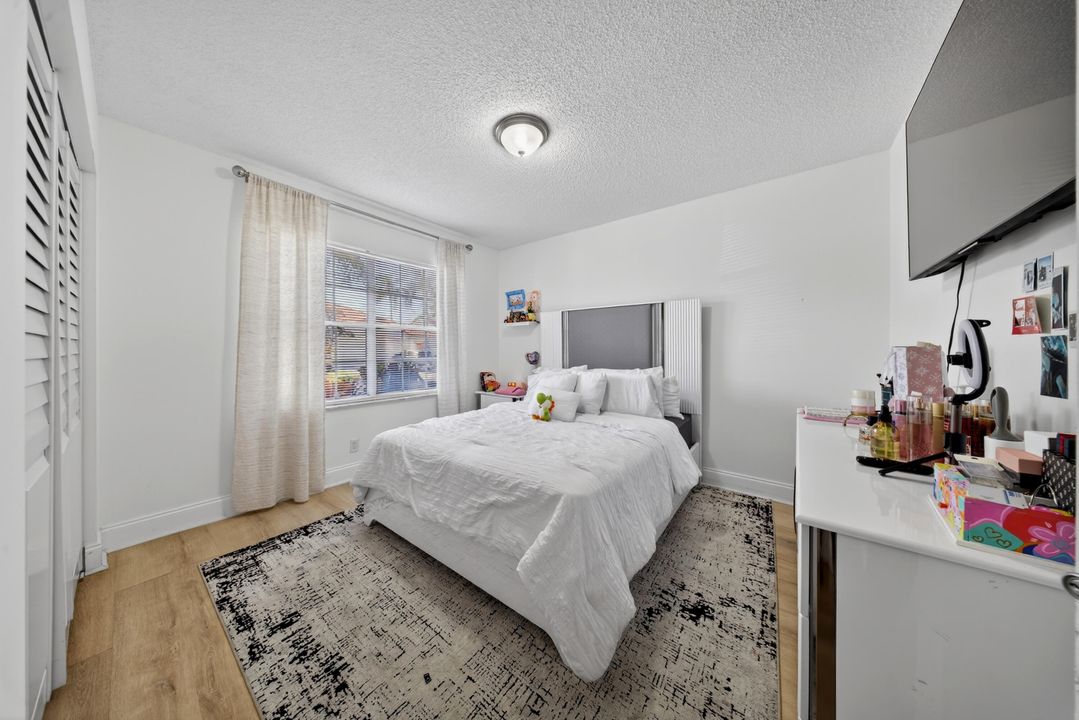 For Sale: $585,500 (4 beds, 2 baths, 2399 Square Feet)