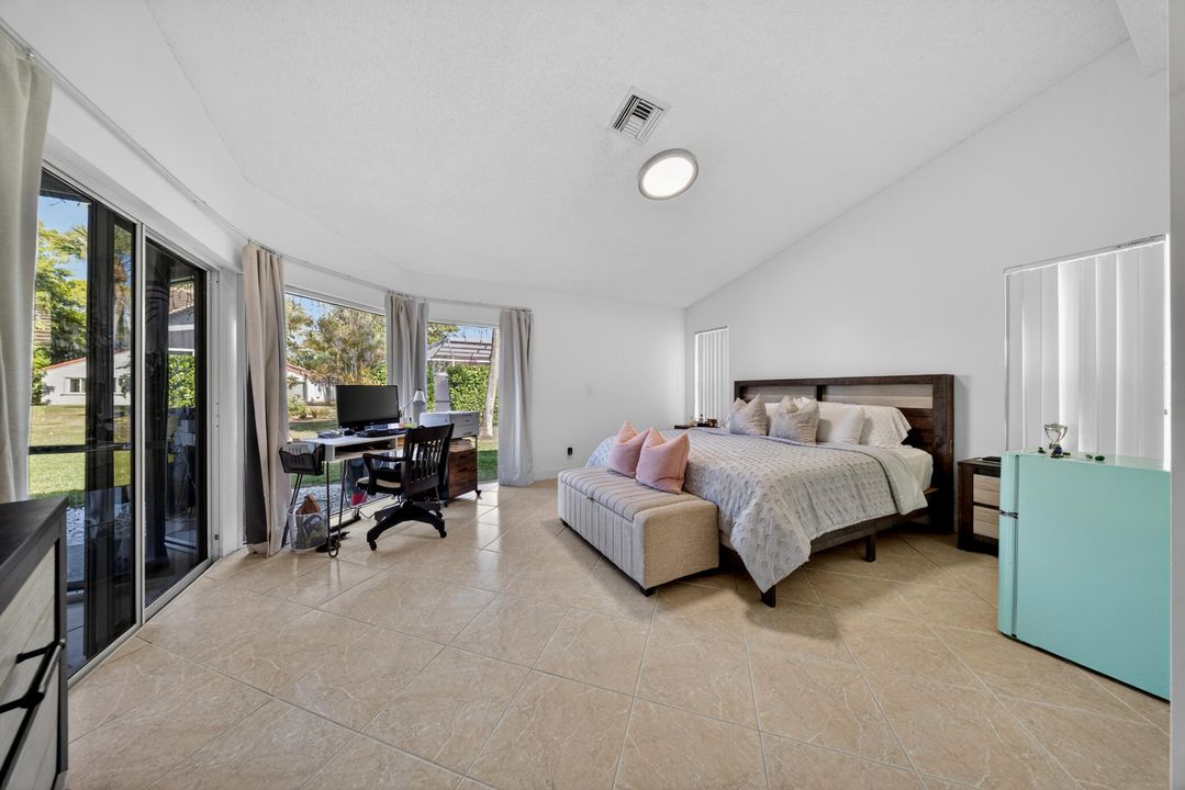 For Sale: $585,500 (4 beds, 2 baths, 2399 Square Feet)