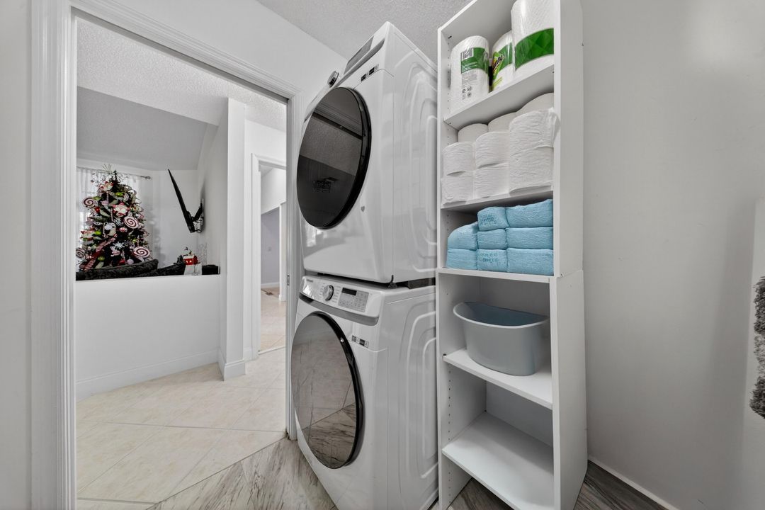 For Sale: $585,500 (4 beds, 2 baths, 2399 Square Feet)