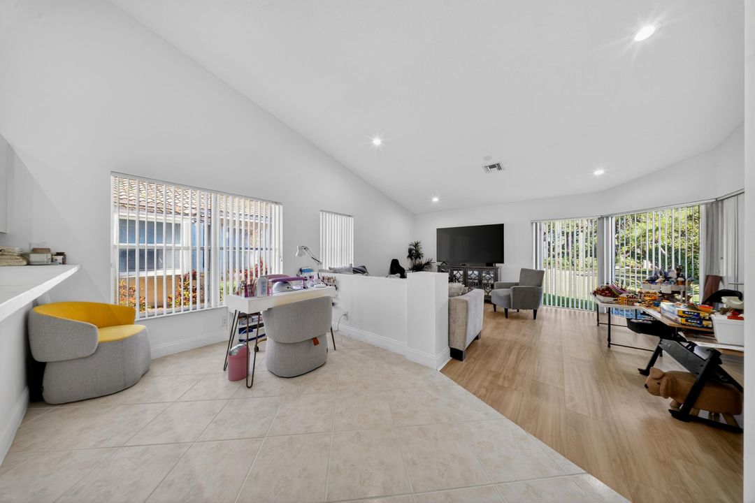 For Sale: $585,500 (4 beds, 2 baths, 2399 Square Feet)