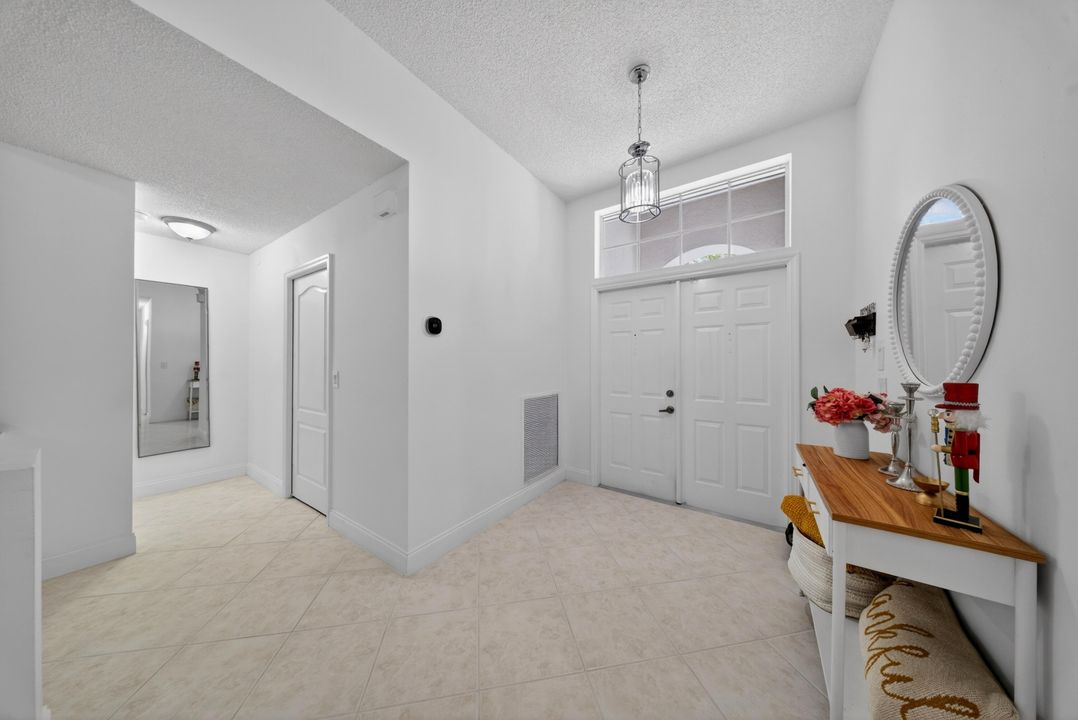 For Sale: $585,500 (4 beds, 2 baths, 2399 Square Feet)