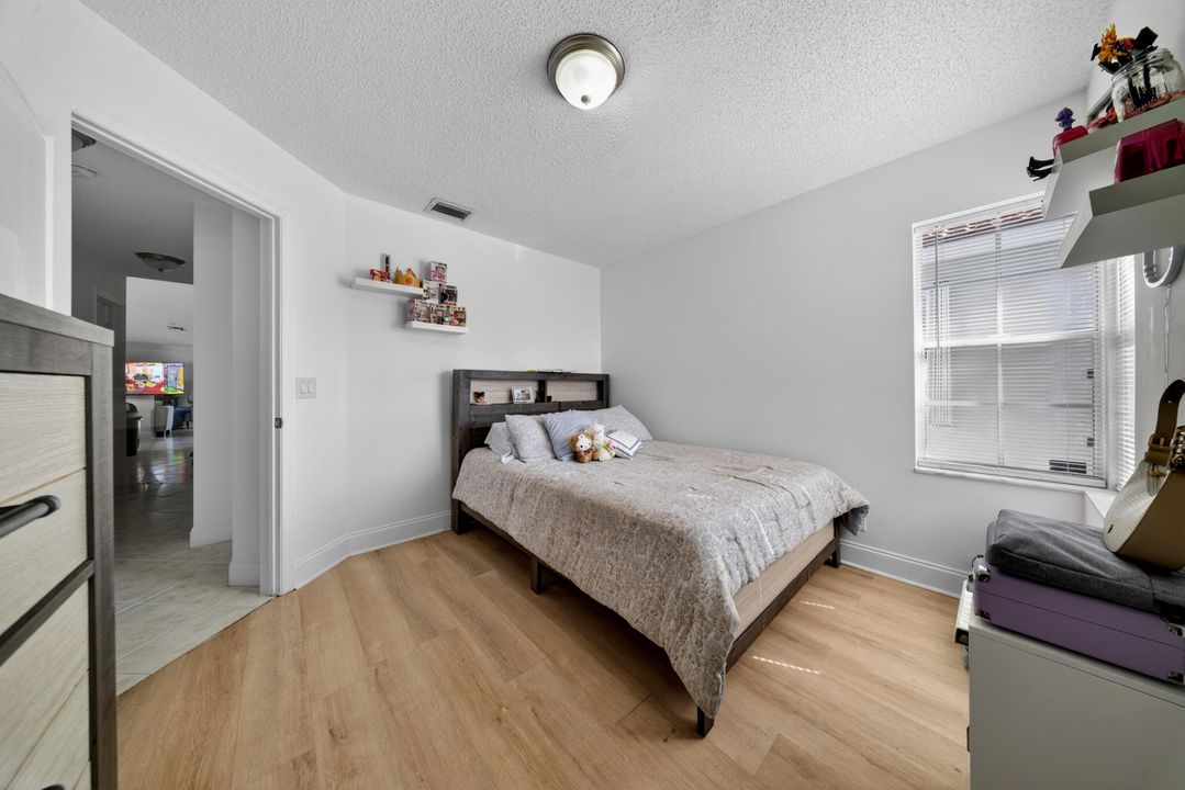 For Sale: $585,500 (4 beds, 2 baths, 2399 Square Feet)