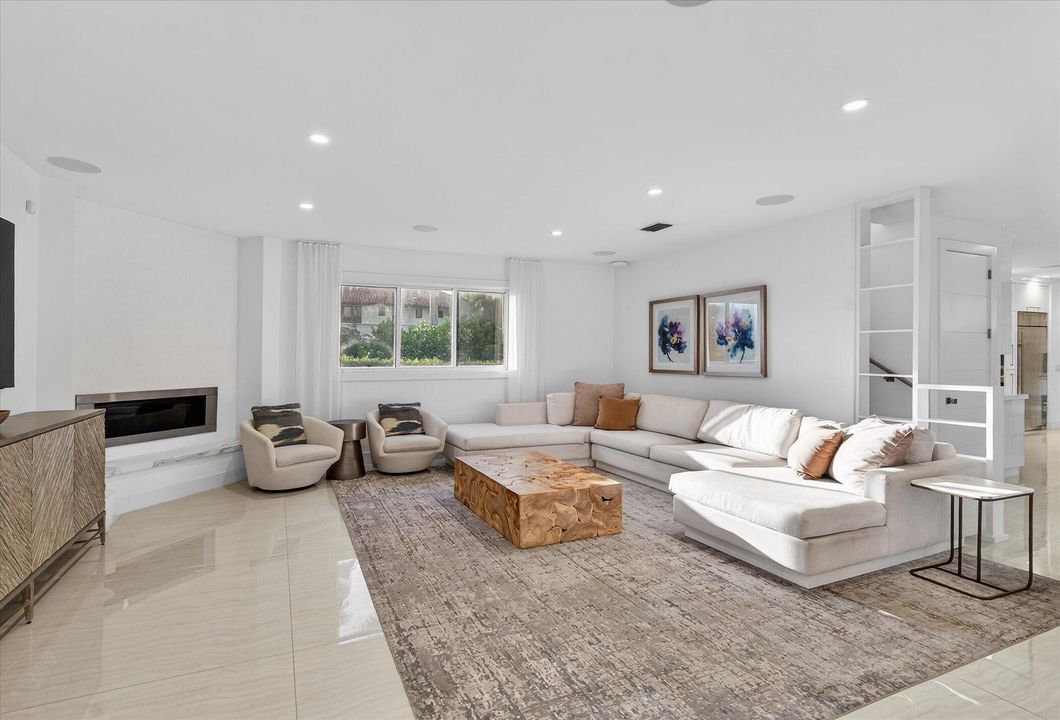 На продажу: $6,375,000 (7 спален, 7 ванн, 7130 Квадратных фут)