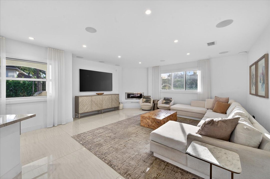 На продажу: $6,375,000 (7 спален, 7 ванн, 7130 Квадратных фут)