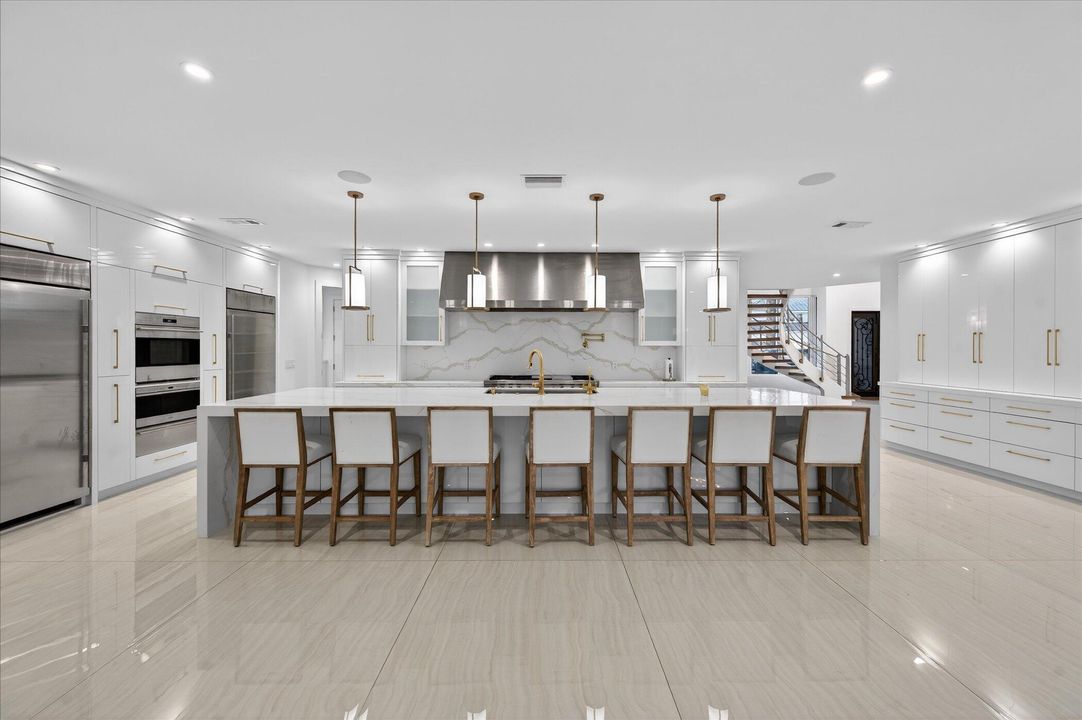 На продажу: $6,375,000 (7 спален, 7 ванн, 7130 Квадратных фут)