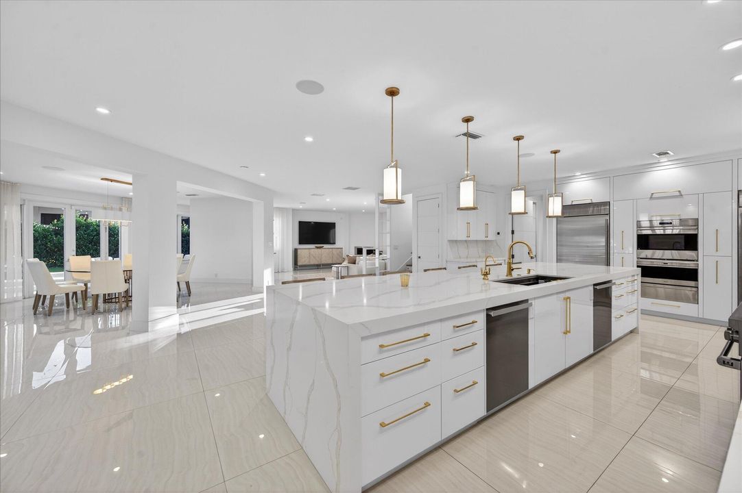 На продажу: $6,375,000 (7 спален, 7 ванн, 7130 Квадратных фут)