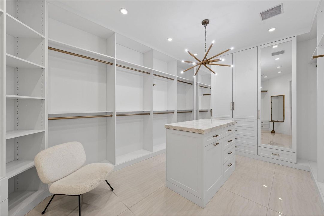 На продажу: $6,375,000 (7 спален, 7 ванн, 7130 Квадратных фут)