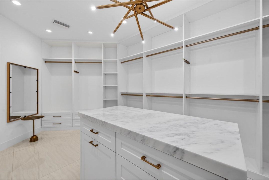 На продажу: $6,375,000 (7 спален, 7 ванн, 7130 Квадратных фут)