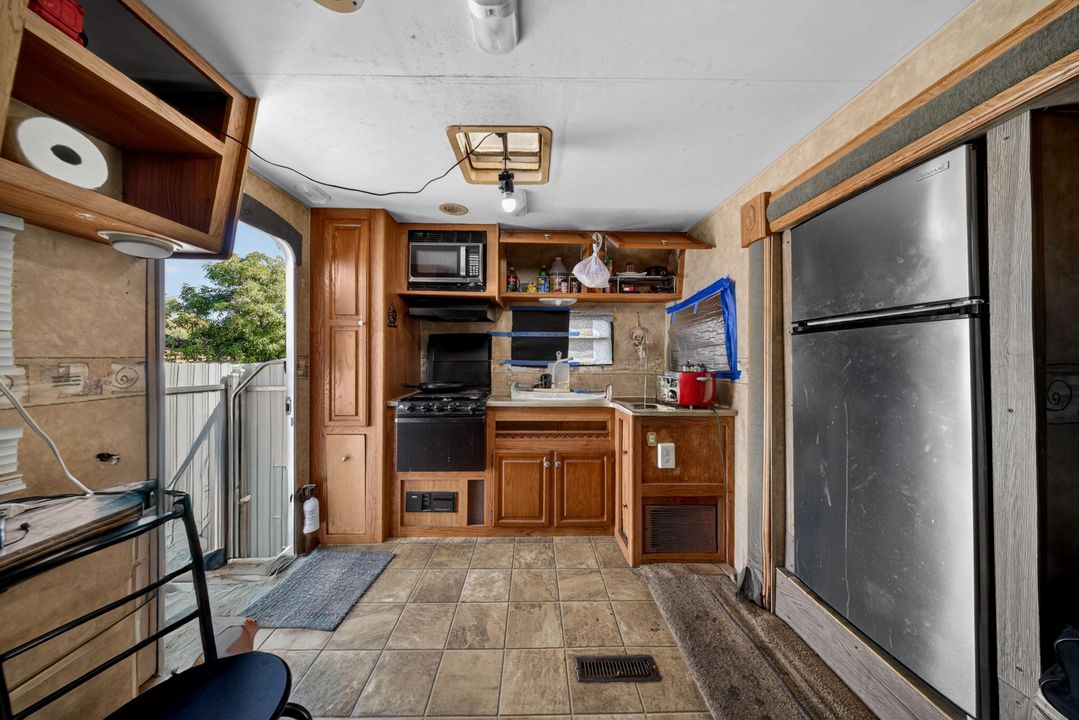 For Sale: $434,500 (3 beds, 2 baths, 1330 Square Feet)