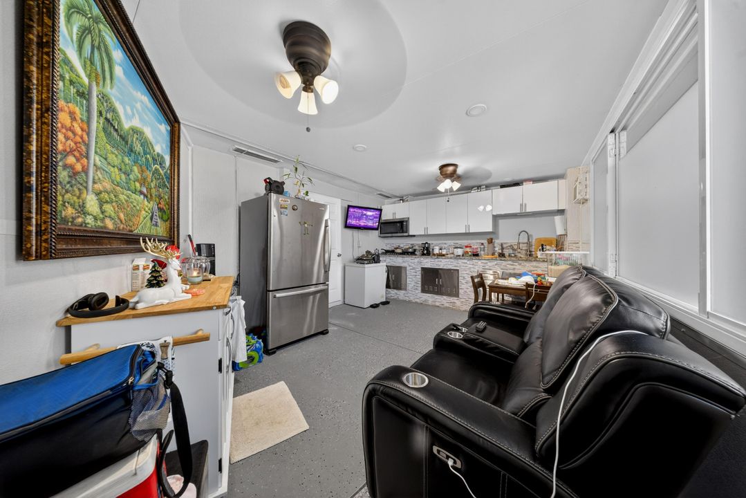 For Sale: $434,500 (3 beds, 2 baths, 1330 Square Feet)