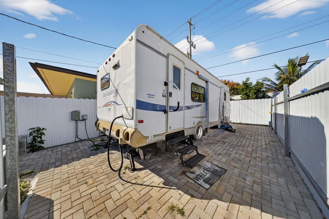 For Sale: $434,500 (3 beds, 2 baths, 1330 Square Feet)