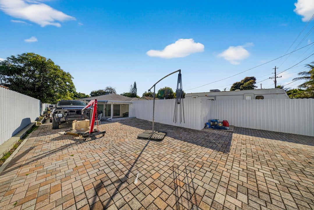 For Sale: $434,500 (3 beds, 2 baths, 1330 Square Feet)