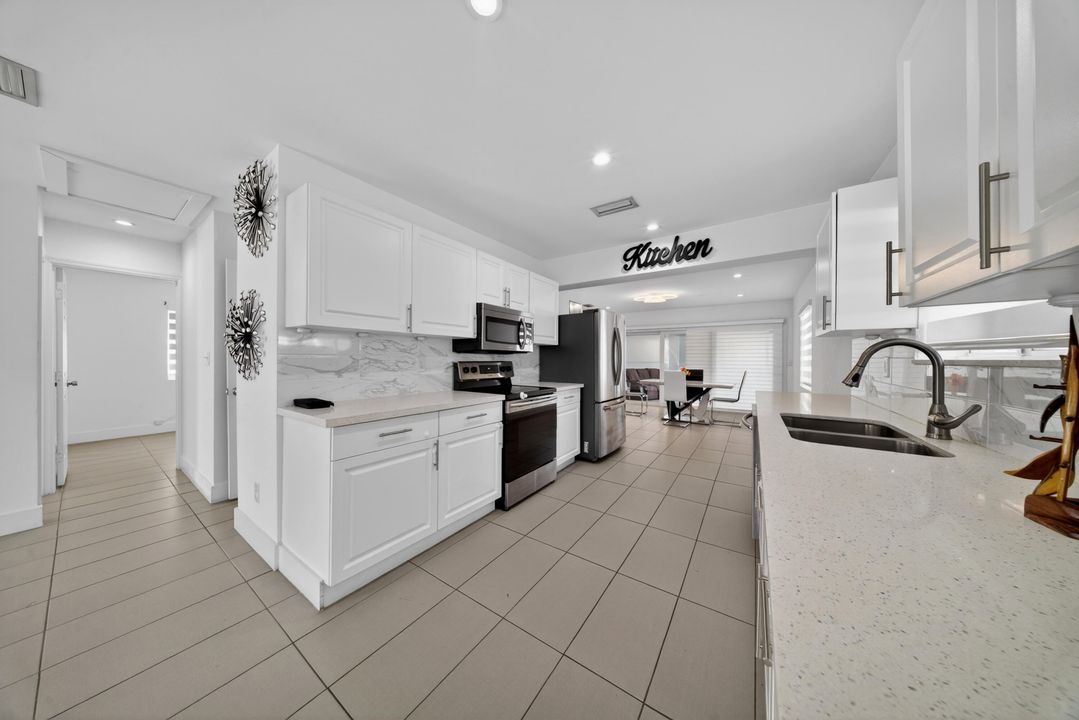 For Sale: $434,500 (3 beds, 2 baths, 1330 Square Feet)