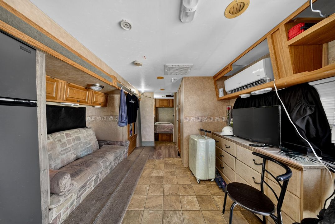 For Sale: $434,500 (3 beds, 2 baths, 1330 Square Feet)