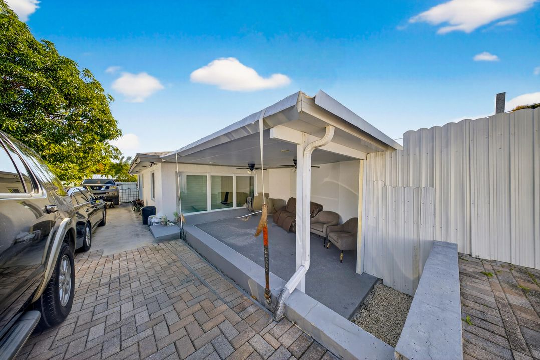 For Sale: $434,500 (3 beds, 2 baths, 1330 Square Feet)