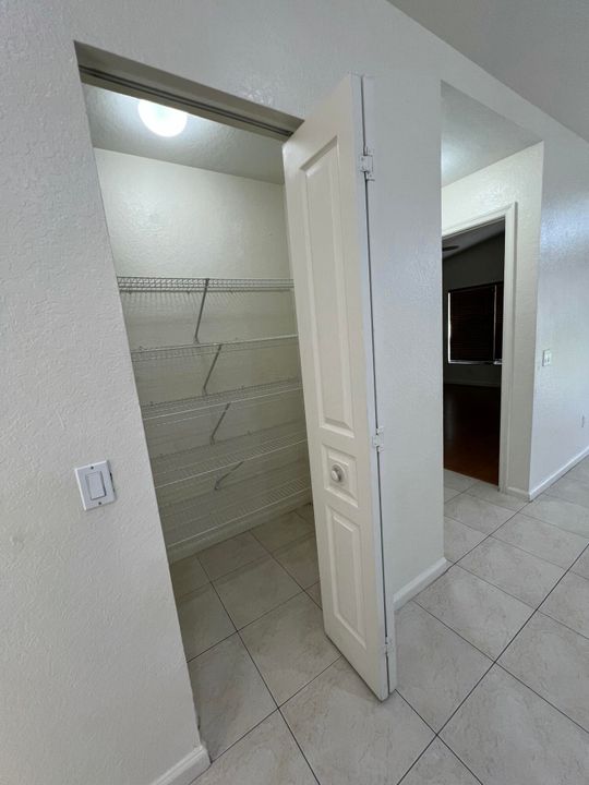 For Sale: $495,000 (4 beds, 2 baths, 1722 Square Feet)