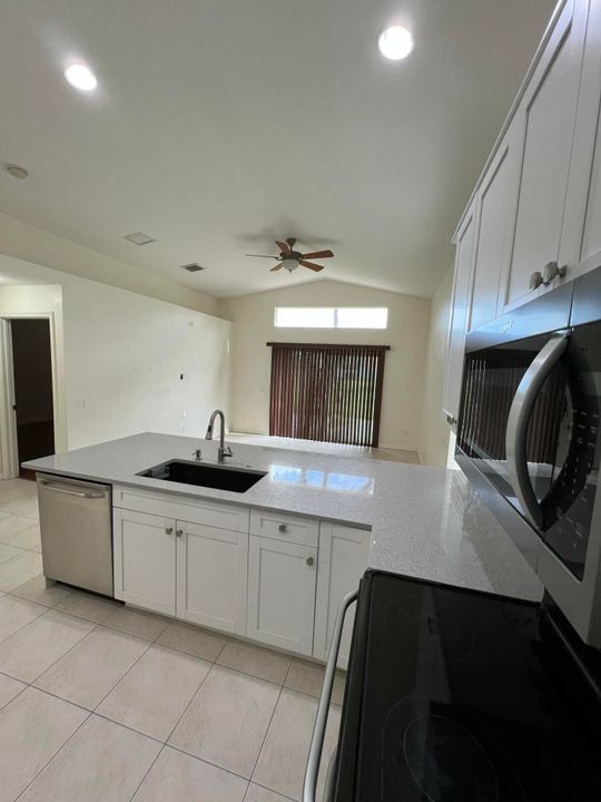 For Sale: $495,000 (4 beds, 2 baths, 1722 Square Feet)