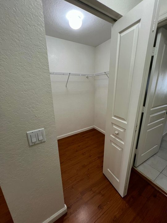 For Sale: $495,000 (4 beds, 2 baths, 1722 Square Feet)