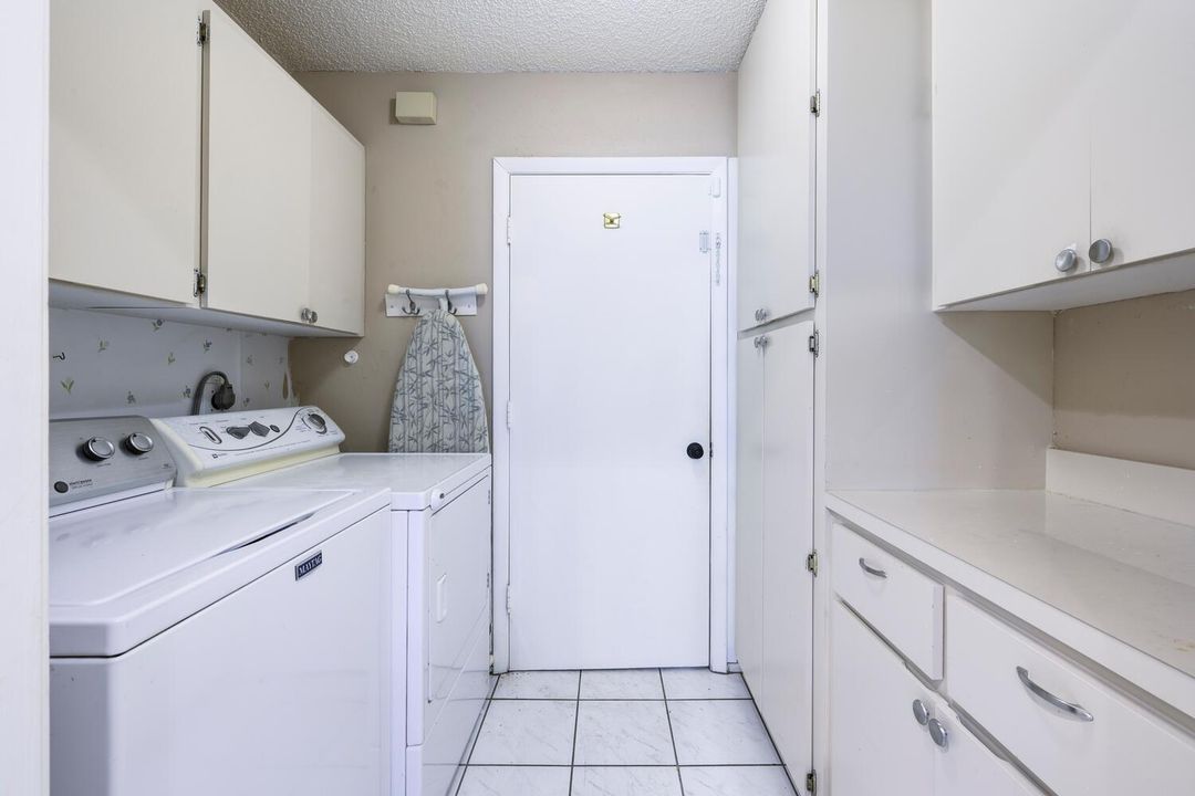 For Sale: $259,000 (3 beds, 2 baths, 1448 Square Feet)