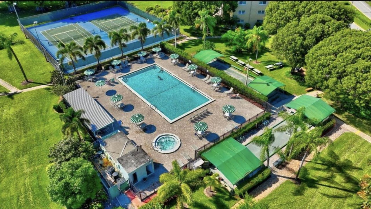 待售: $99,500 (2 贝兹, 2 浴室, 982 平方英尺)