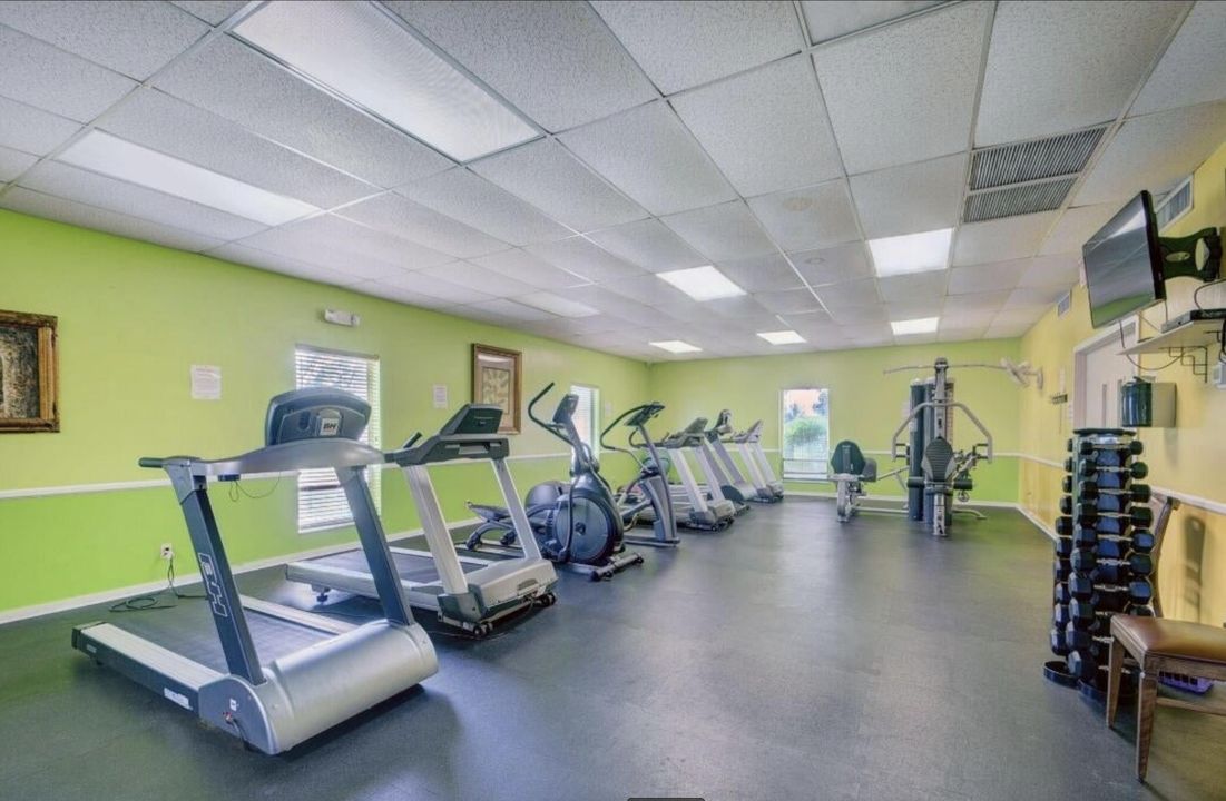 待售: $99,500 (2 贝兹, 2 浴室, 982 平方英尺)